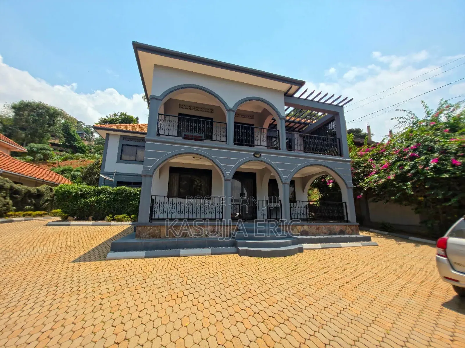 5bdrm Duplex in Kd, Makindye for rent