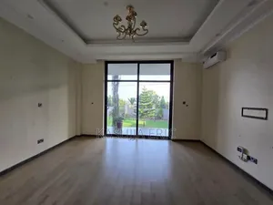 6bdrm Mansion in Elite, Makindye for rent