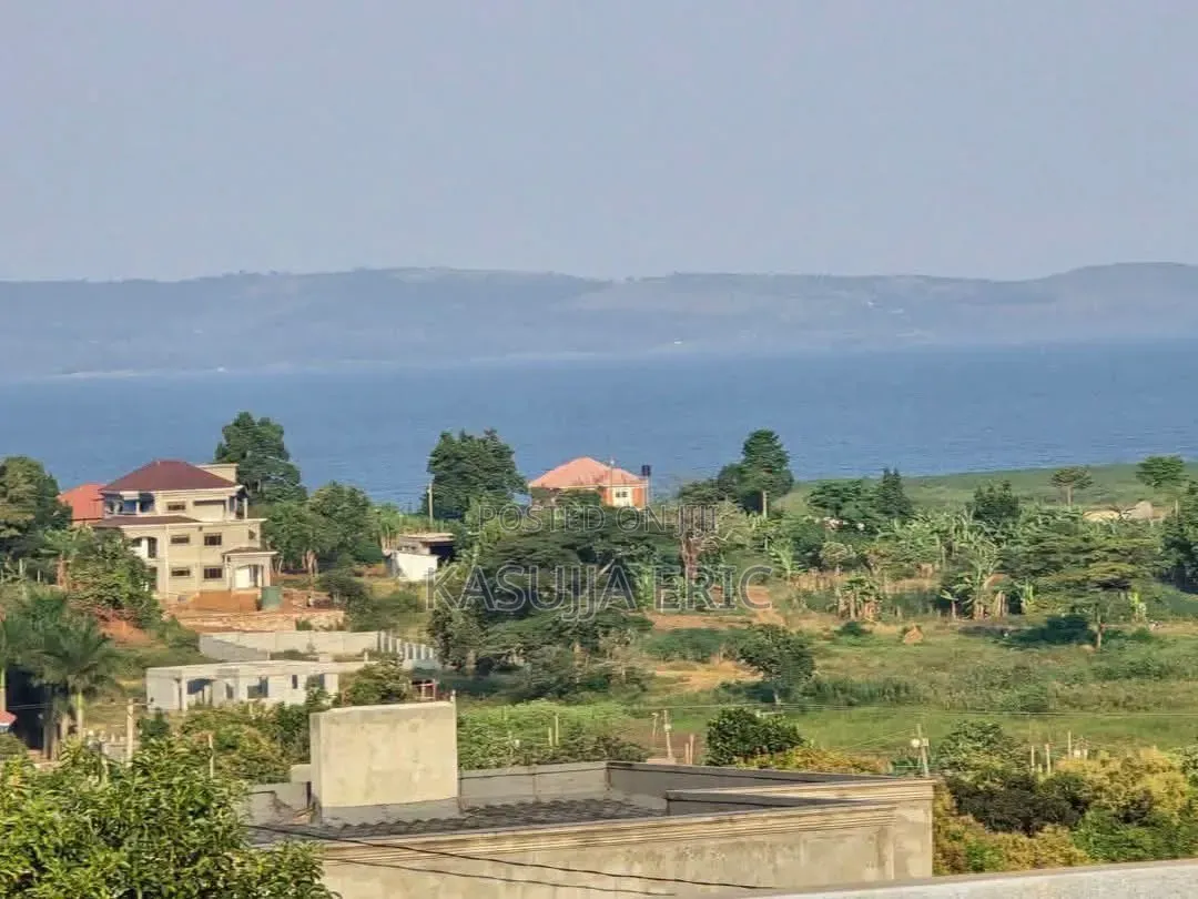 6bdrm Mansion in Elite, Makindye for rent
