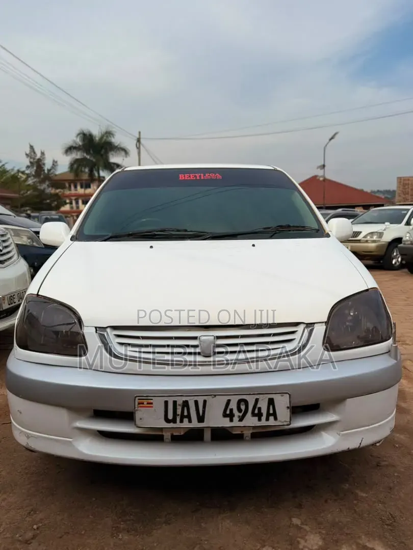 Toyota Raum 1.5 AWD 2009 Silver