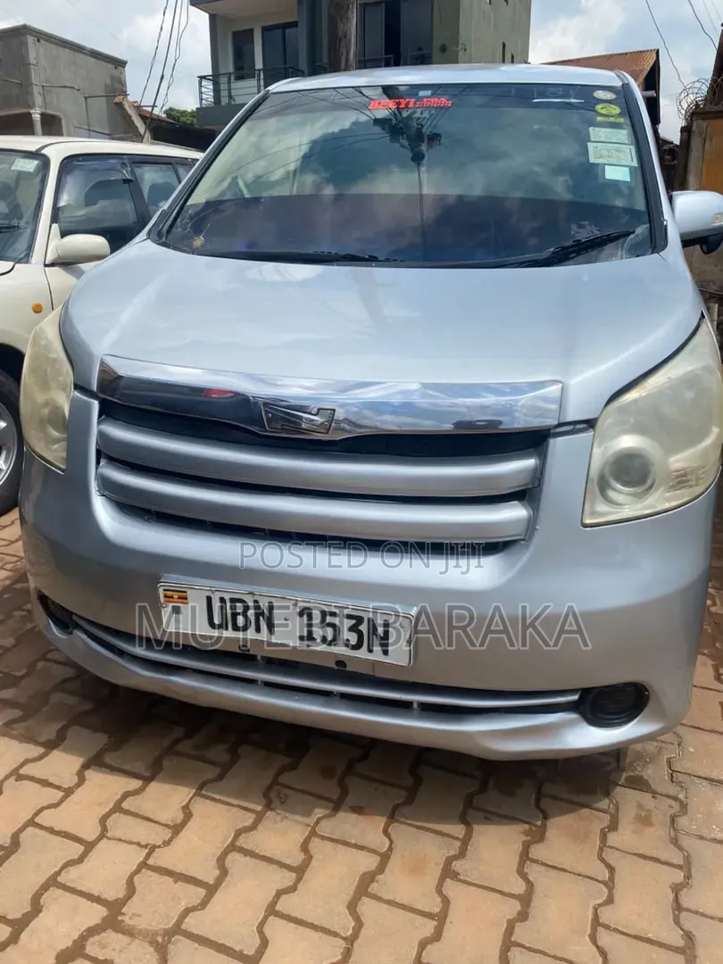 Toyota Raum 1.5 AWD 2009 Silver