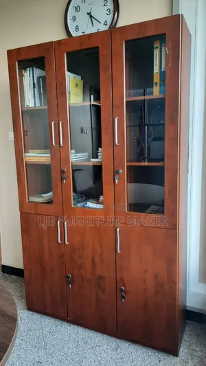 Bookshelf for 6 Doors
