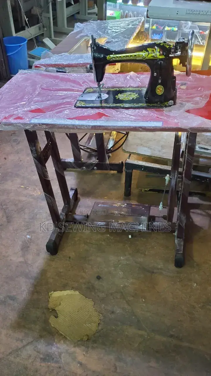 Singer Manual Sewing Machine- Strong and Reliable