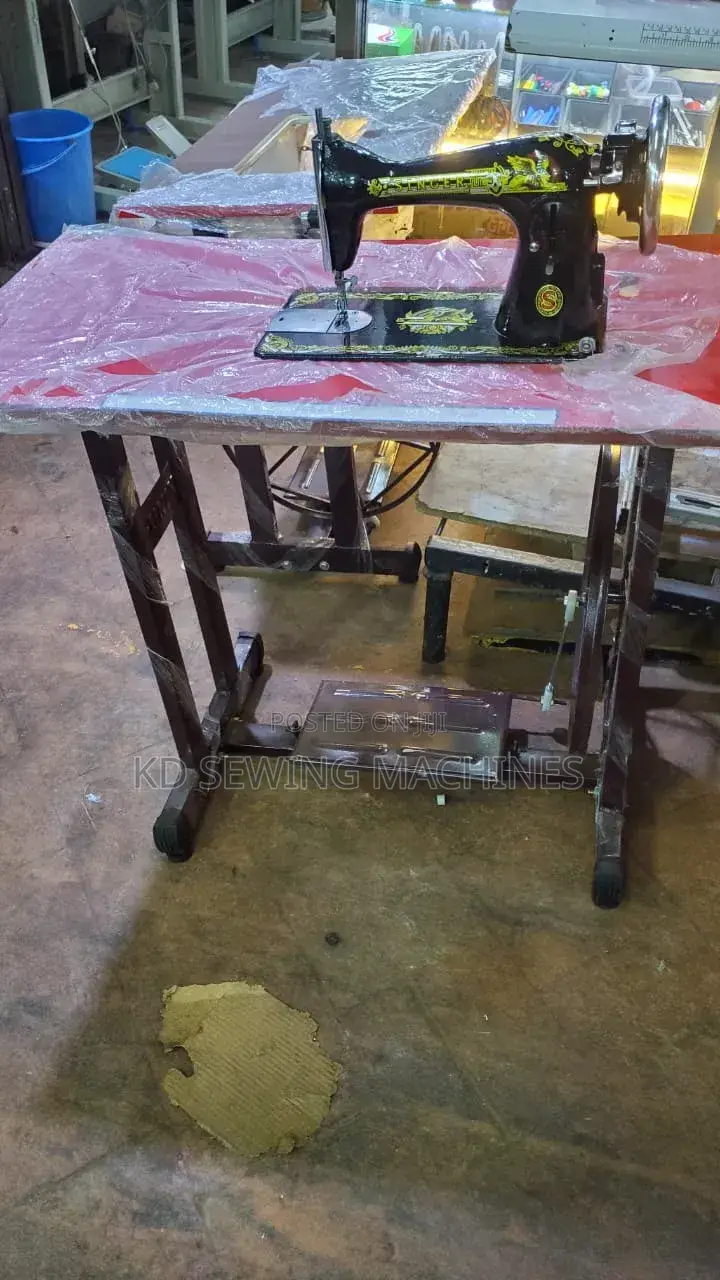 Singer Manual Sewing Machine- Strong and Reliable