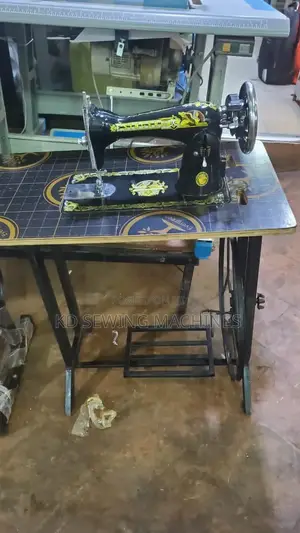 Singer Manual Sewing Machine- Strong and Reliable