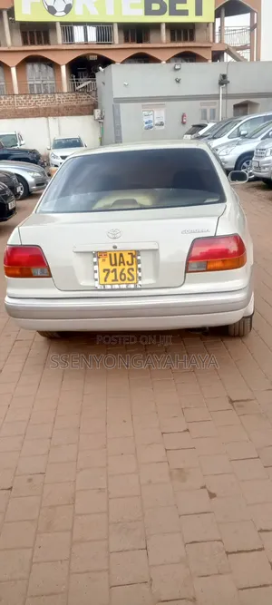 Toyota Corolla 1998 Silver
