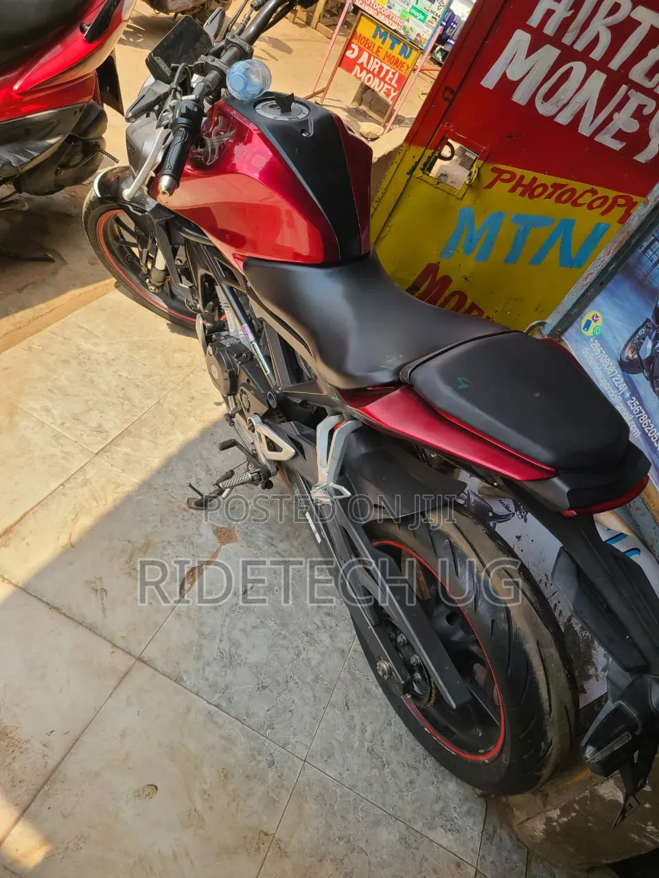 Honda CB 2018 Red
