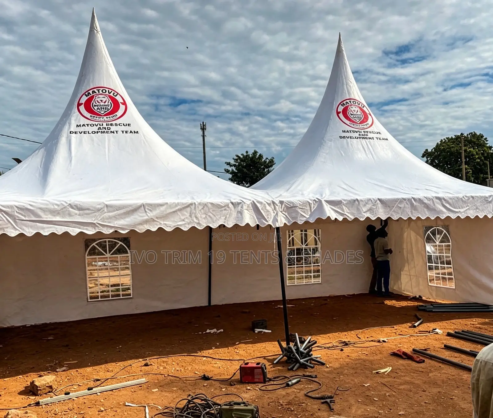 100 Seater High Peak Tent