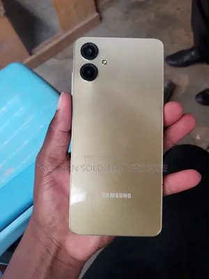 Samsung Galaxy A06 64 GB Gold