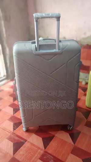 Large Travel Suite Case in Food Condition