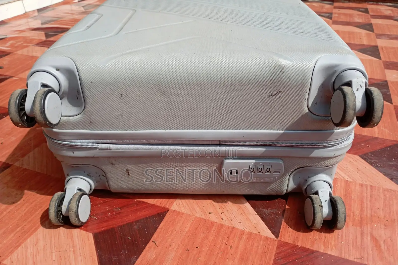 Large Travel Suite Case in Food Condition