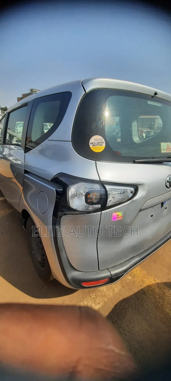 Toyota Sienta SV Premium 2014 Silver