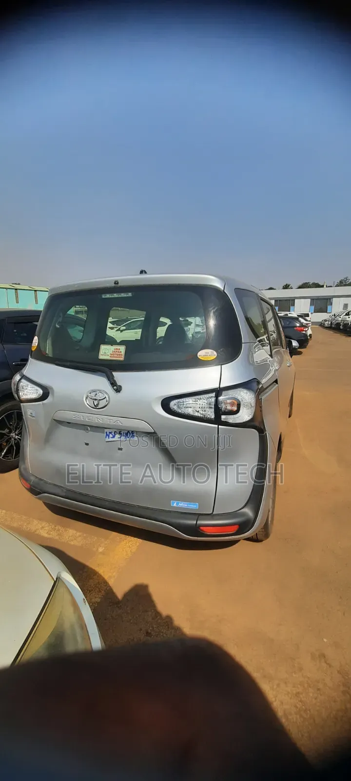 Toyota Sienta SV Premium 2014 Silver