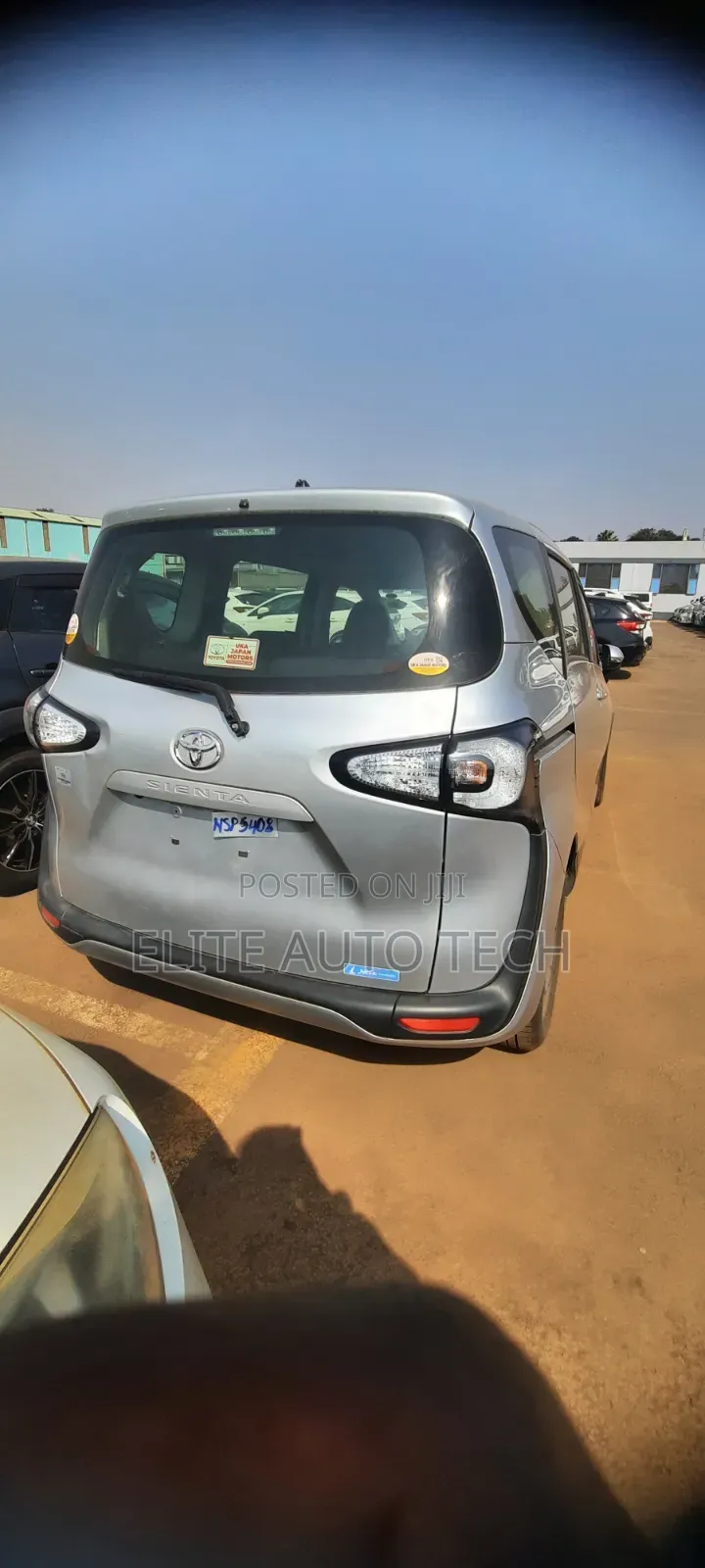 Toyota Sienta SV Premium 2014 Silver
