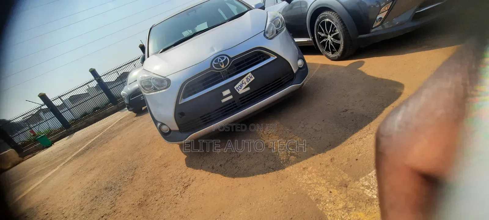 Toyota Sienta SV Premium 2014 Silver