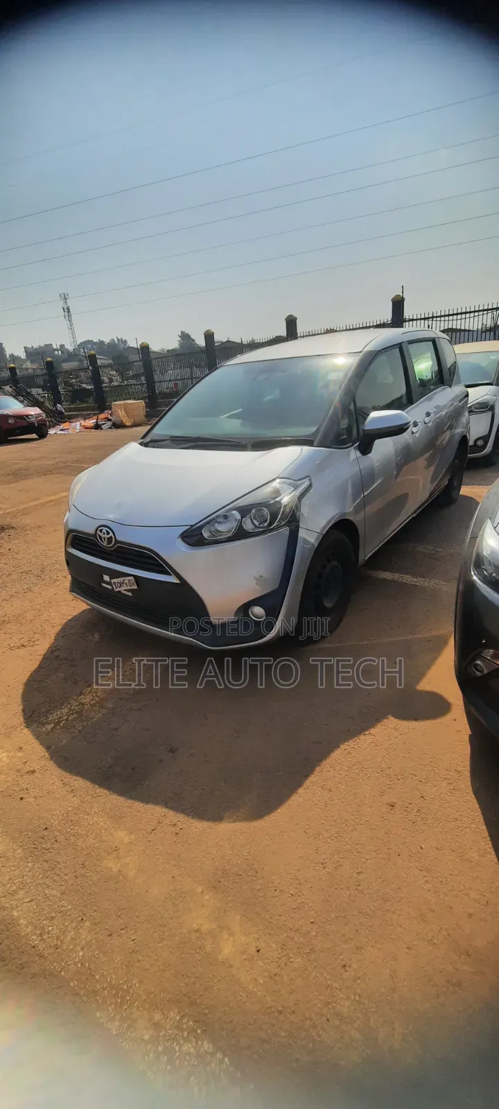 Toyota Sienta SV Premium 2014 Silver