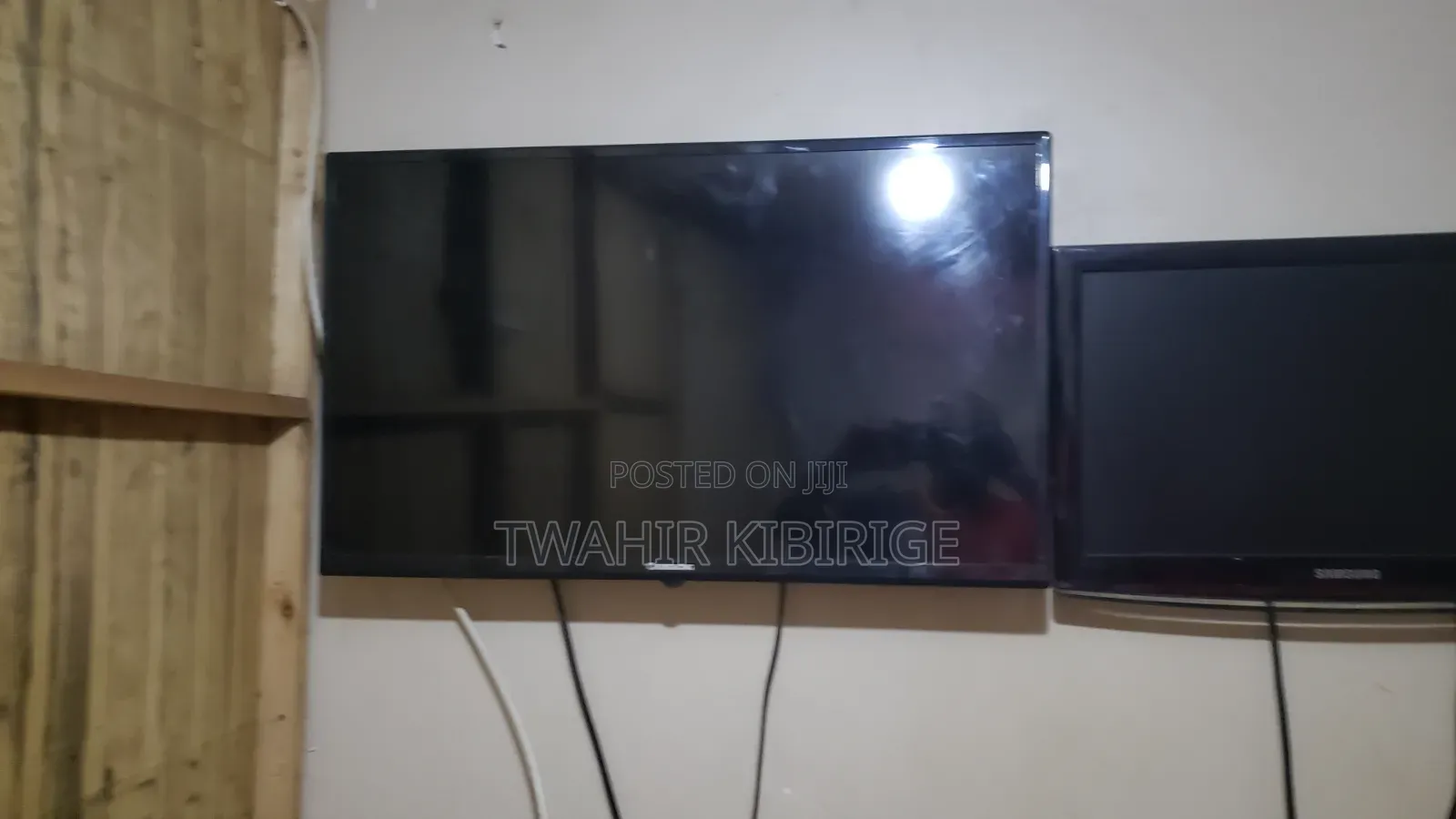 Two 32 " TV Changhong and TCL