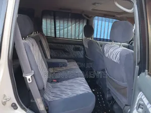 Toyota Noah 2.0 143hp AWD (7 Seater) 2009 Silver