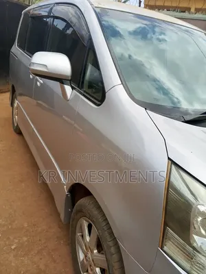 Toyota Noah 2.0 143hp AWD (7 Seater) 2008 Silver