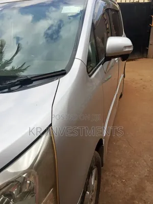 Toyota Noah 2.0 143hp AWD (7 Seater) 2008 Silver