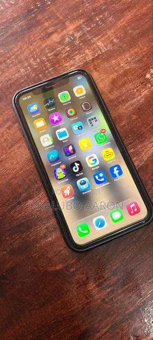 Apple iPhone 11 64 GB White