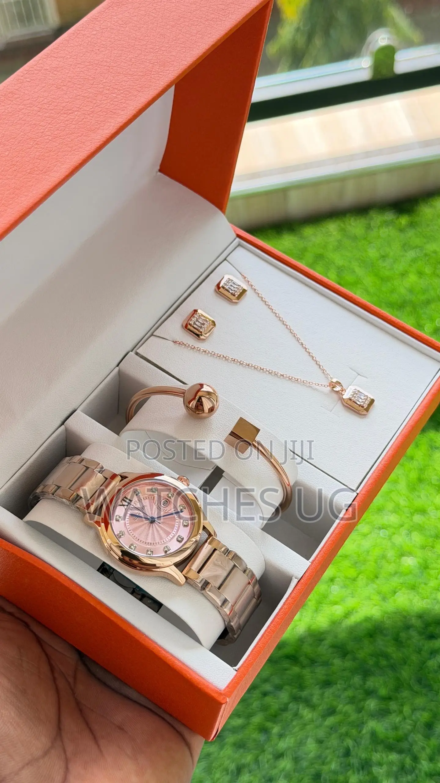 Cartier Ladies Set and Jewelry