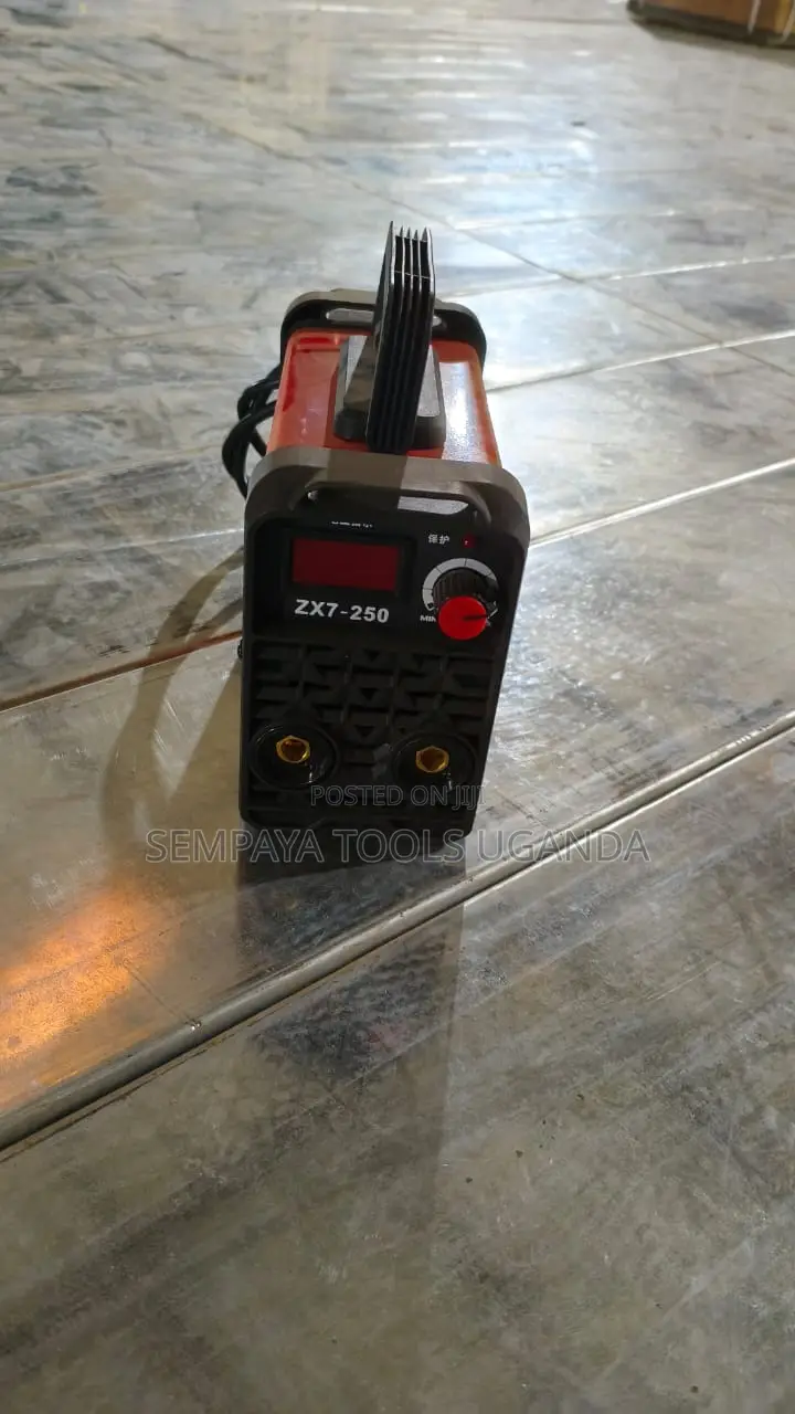 ZX7-250 Portable DC Inverter MMA / Stick Arc Welding Machine (220V)