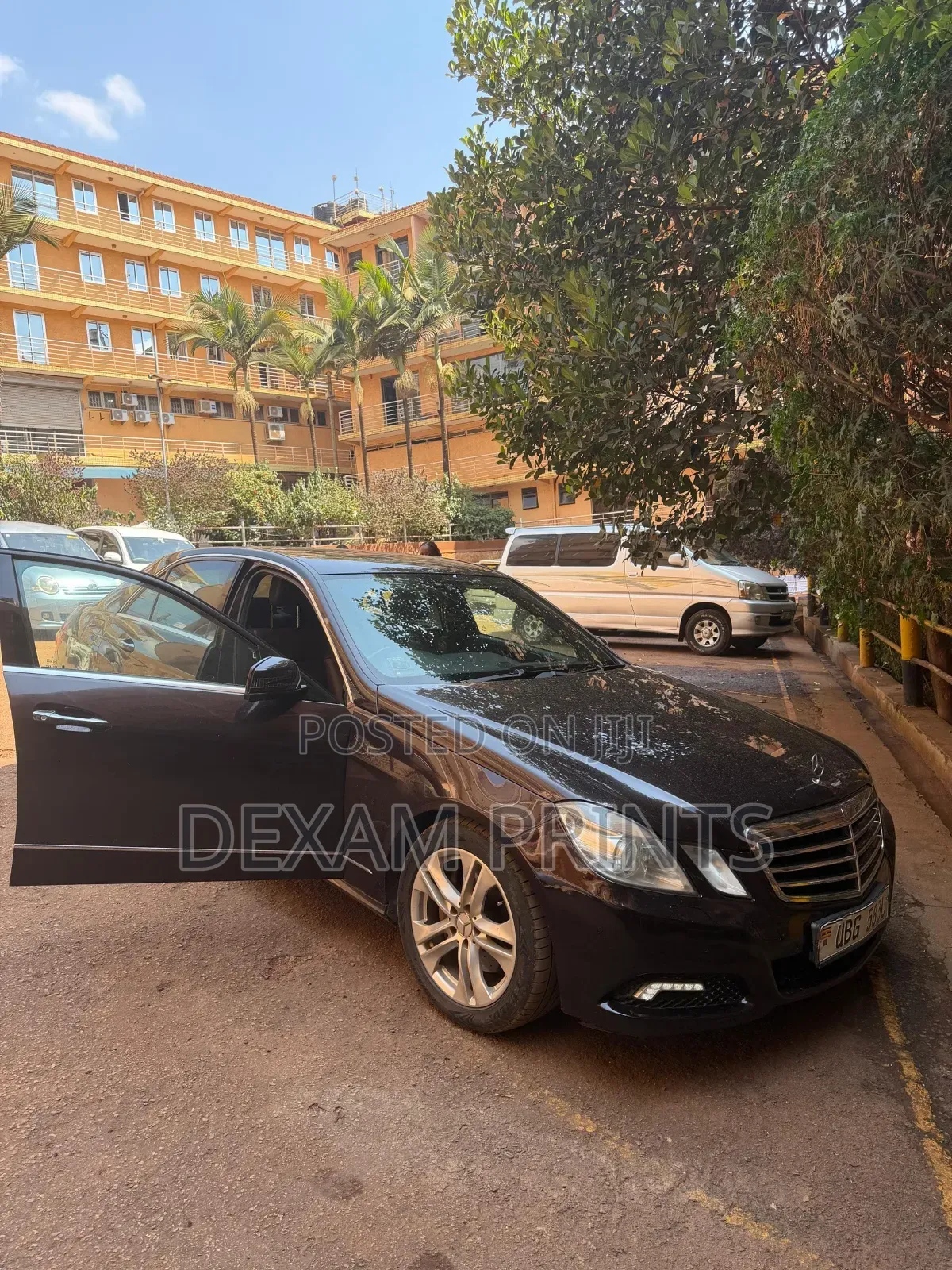Mercedes-Benz E300 2009 Brown