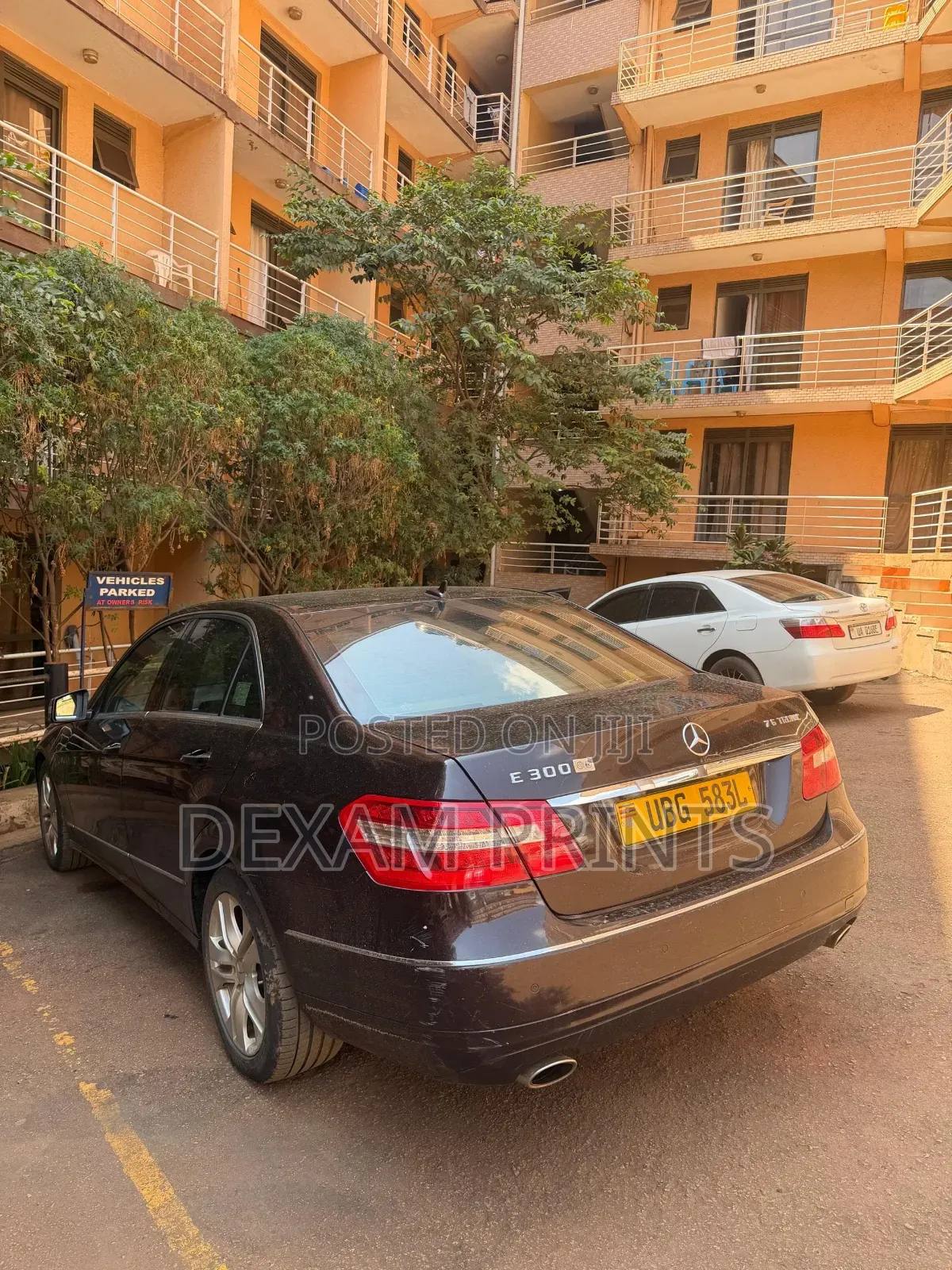 Mercedes-Benz E300 2009 Brown