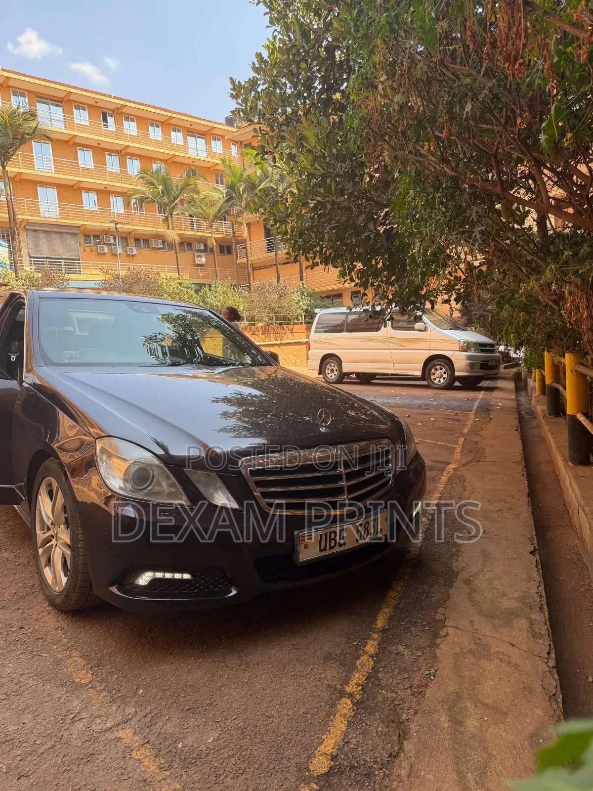 Mercedes-Benz E300 2009 Brown