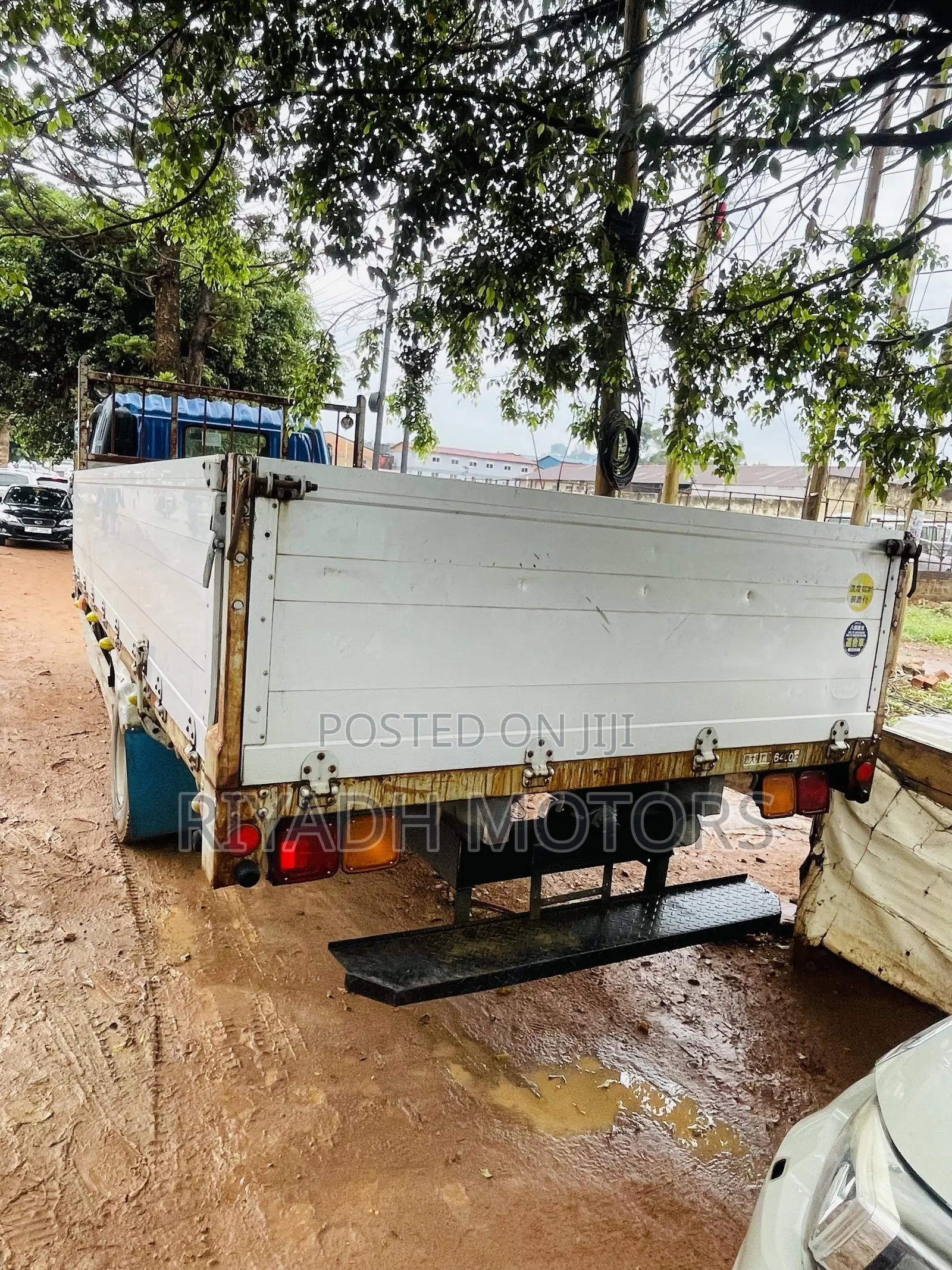 Hino Truck J08C Engine 1997 Blue
