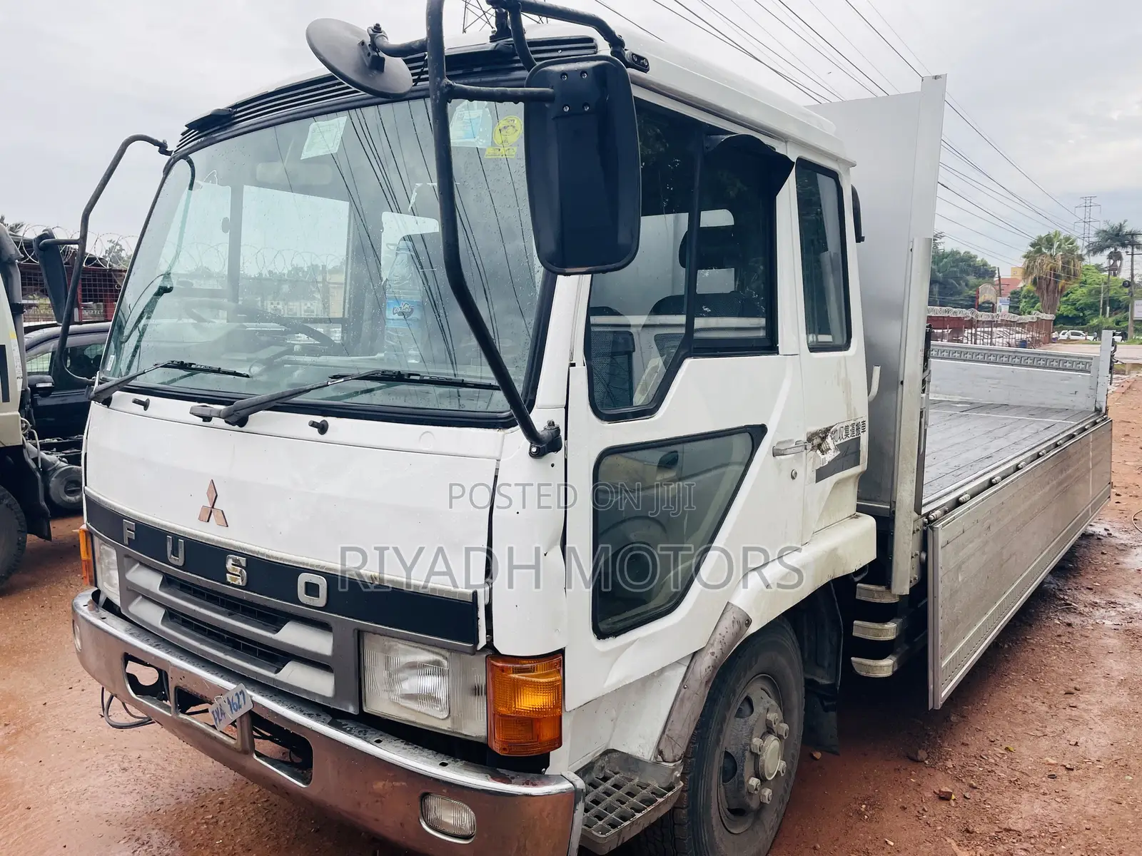 Fuso Truck 1988 White