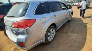 Subaru Outback 2.5i CVT 2012 Silver