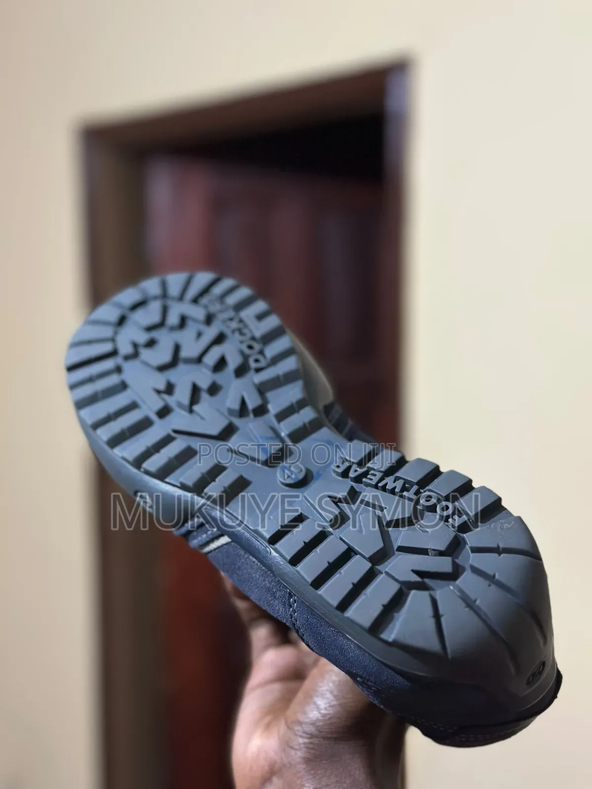 Field Shoe