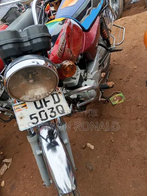 Bajaj Boxer 100 2020 Red