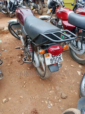 Bajaj Boxer 100 2025 Red