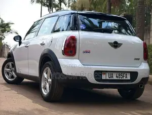 Mini Cooper Base 2013 White