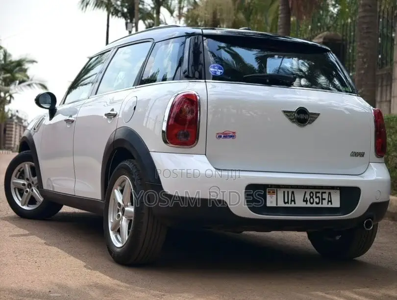 Mini Cooper Base 2013 White