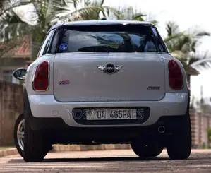 Mini Cooper Base 2013 White