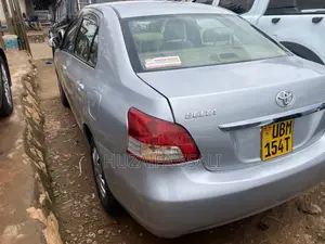 Toyota Belta 2010 Silver