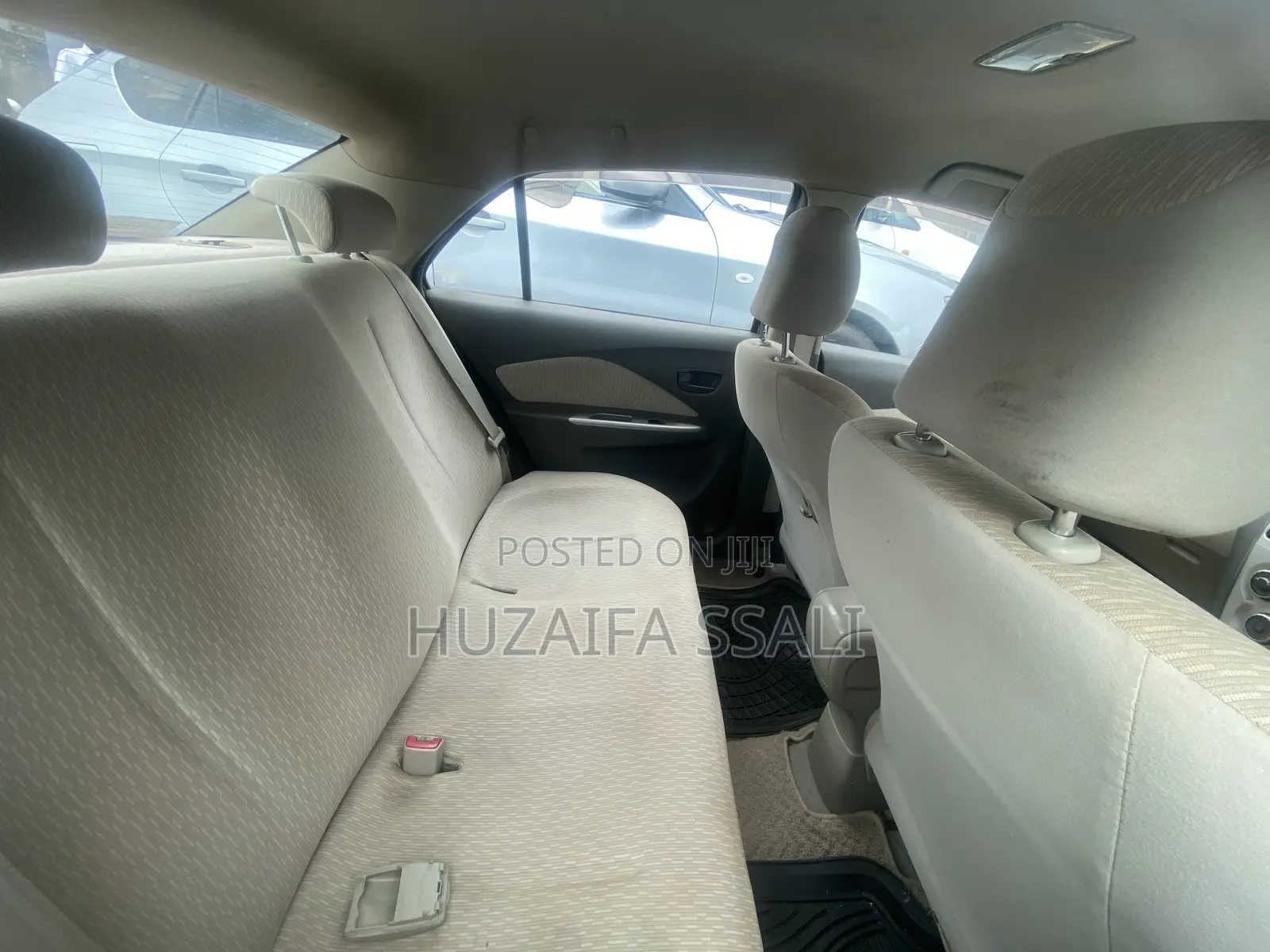Toyota Belta 2010 Silver
