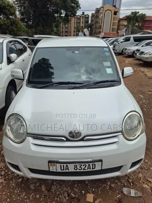 Toyota Sienta 2010 White