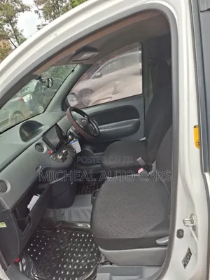 Toyota Sienta 2010 White