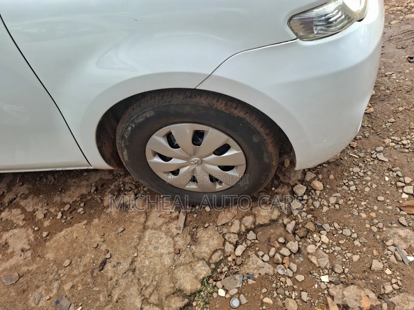 Toyota Sienta 2010 White