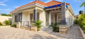 4bdrm House in Bwebajja Near Ham, Ssisa for sale