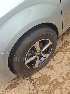 Toyota Corolla Fielder 2016 Silver