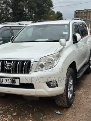 Toyota Land Cruiser Prado 2016 White