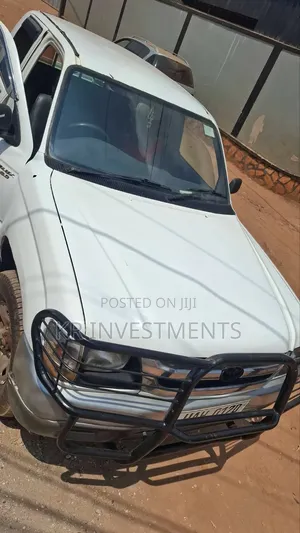 Toyota Hilux 1996 White