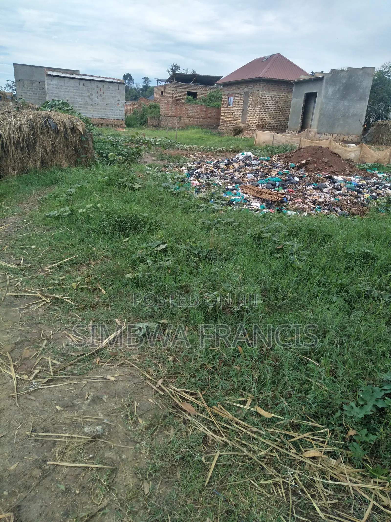 Plot for Sale in Kasenge Nakawuka Road but I's in Swamp Area 25×40
