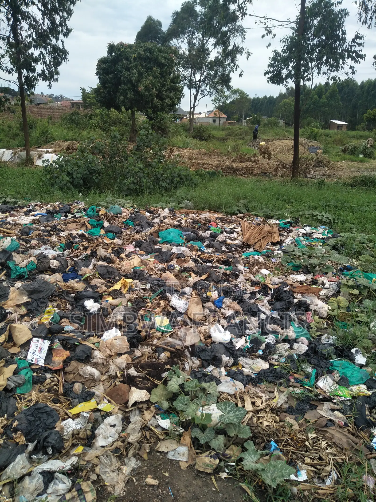 Plot for Sale in Kasenge Nakawuka Road but I's in Swamp Area 25×40